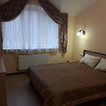 Gostynnyi Dvir Cottage Ternopil Exterior foto